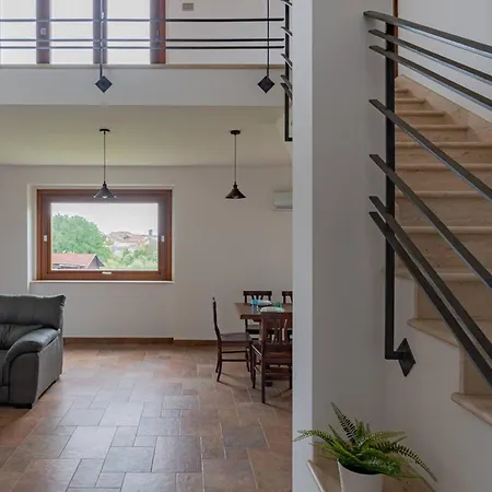 Mura - Yourplace Abruzzo فوساتشيزيا